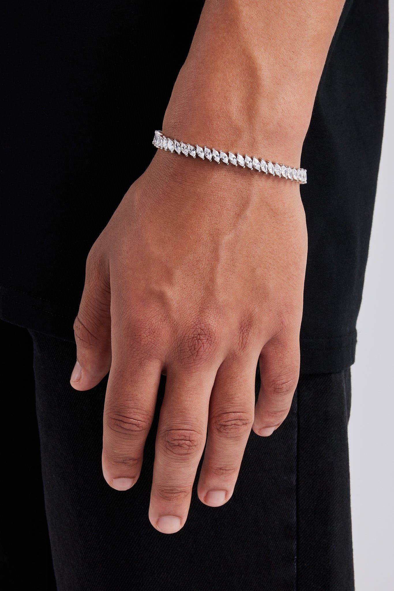 Ovales Tennisarmband mit Eisverzierung – 6 mm